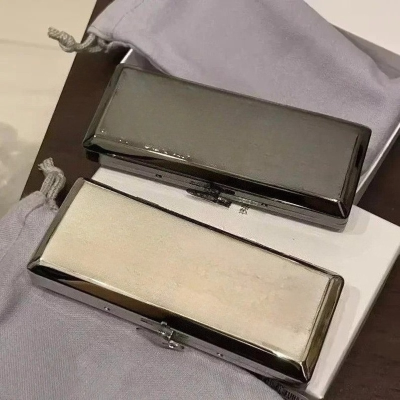 Men Accessories Gadgets - ポータブル高級合金製シガレットケース 高品質パーソナライズデザイン 高級ギフト 男女兼用喫煙アクセサリー