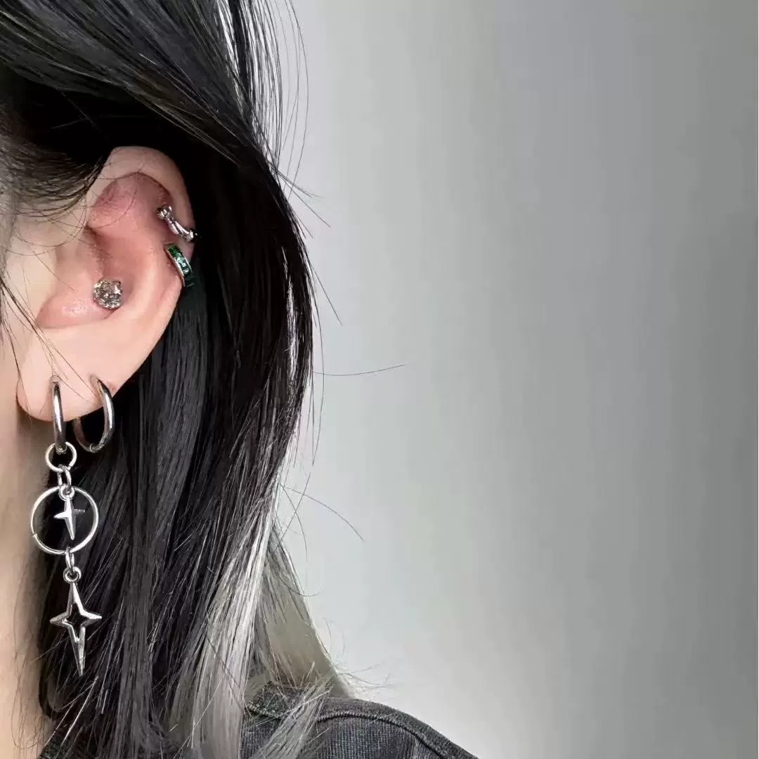 パーソナライズされたパンククロススターペンダントイヤリング男 - Men'S Accessories In The 90S のレビューと価格